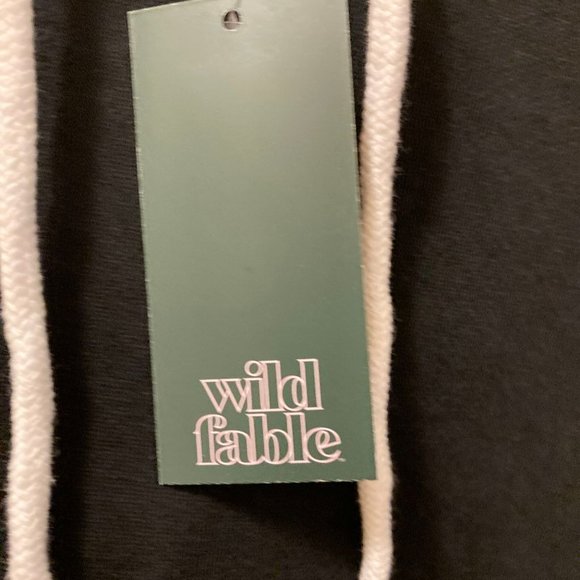 Wild Fable Black Cropped Hoodie NWT - Picture 3 of 4
